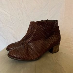 ANDRE ASSOUS brown booties